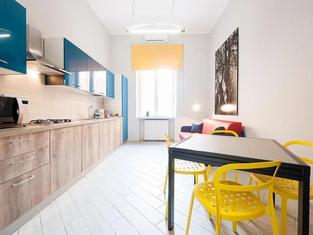 Cammarano 12 B&B Naples 2*,