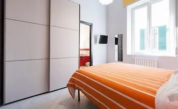 Cammarano 12 B&B Naples 2*,